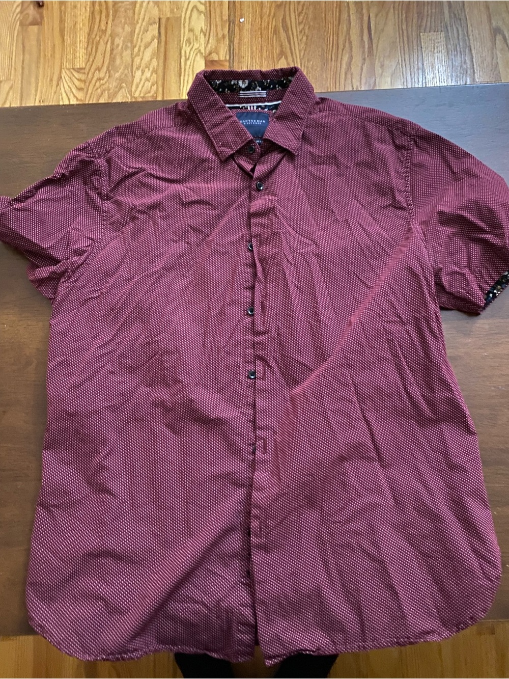 Cactus Men's Short-Sleeve Button-Down Shirt in Wine Red with Microdot Pattern